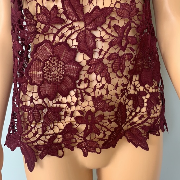 Flower shirt 🌺 - Picture 3 of 5